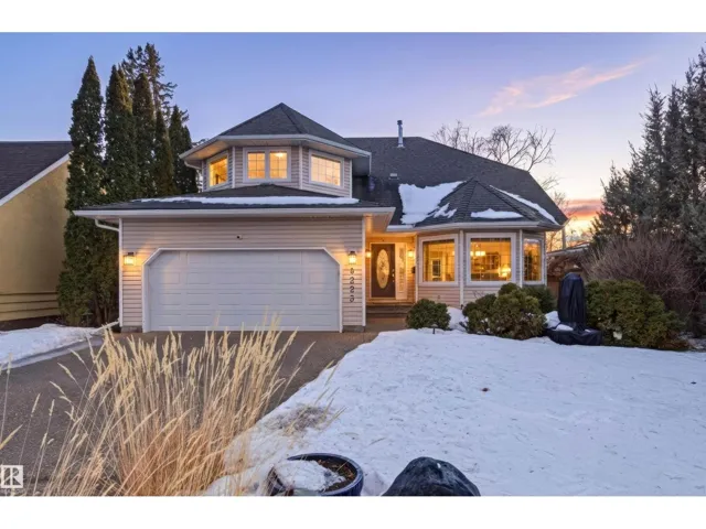 8223 93A AV NW, Edmonton, Alberta T6C1V5