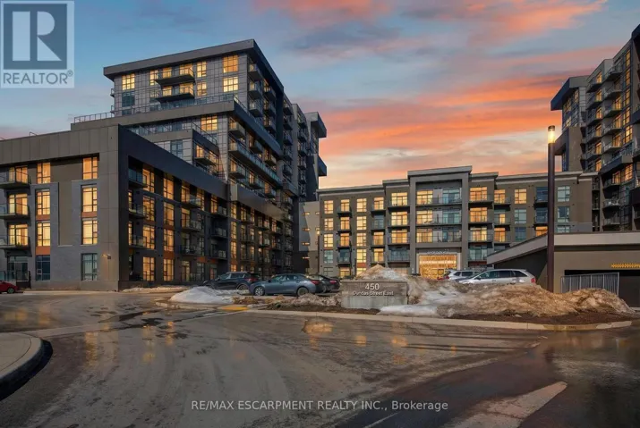 435 - 450 DUNDAS STREET E, Hamilton (Waterdown), Ontario L8B1Z2