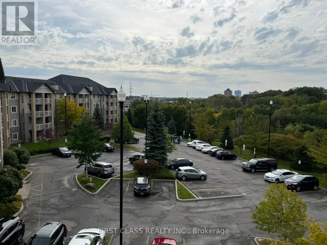 404 - 684 WARDEN AVENUE, Toronto (Clairlea-Birchmount), Ontario M1L4W4