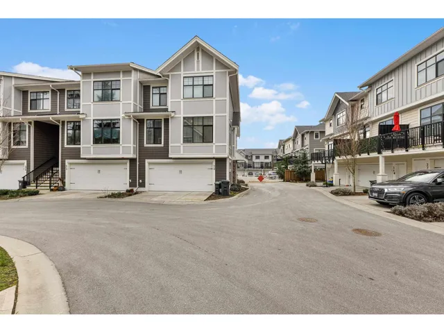 24 20327 72B AVENUE, Langley, British Columbia V2Y4J6