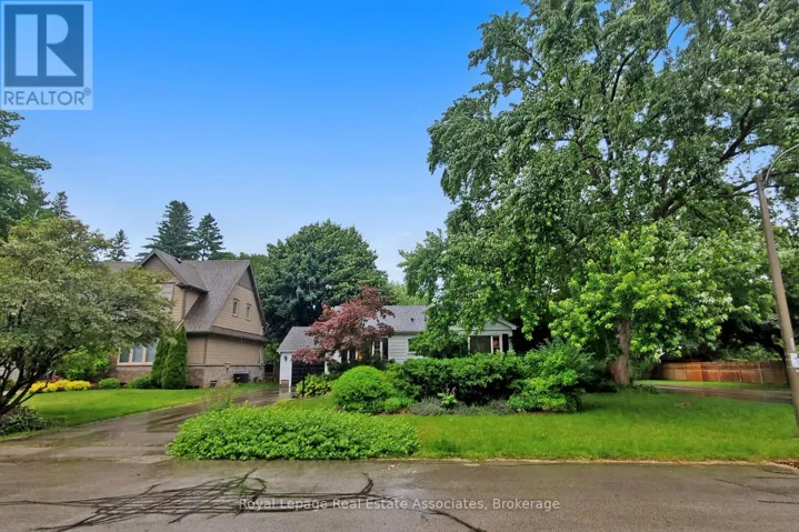 MAIN - 925 KINGSWAY DRIVE, Burlington (LaSalle), Ontario L7T3J1