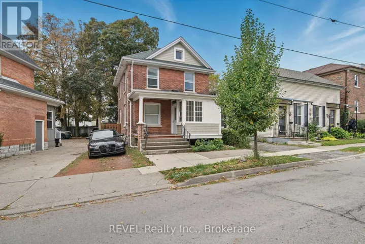 14 BOND STREET, St. Catharines (Downtown), Ontario L2R4Z2