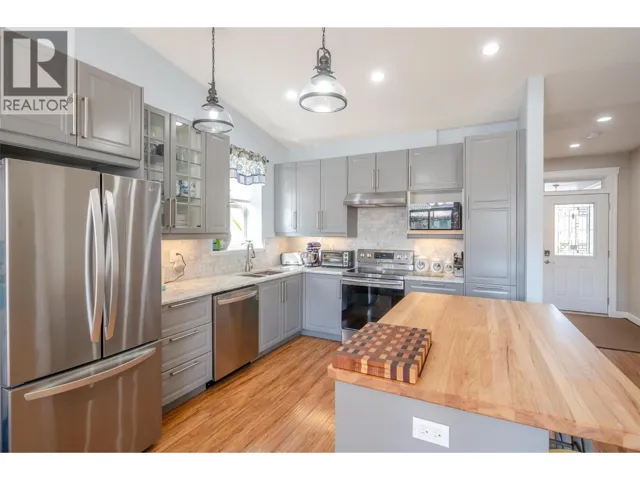 6865 MOUNTAINVIEW Drive, Oliver, British Columbia V0H1T4