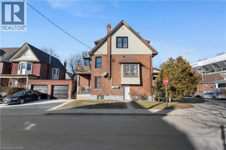 19 LOTTRIDGE Street, Hamilton, Ontario L8L6T7