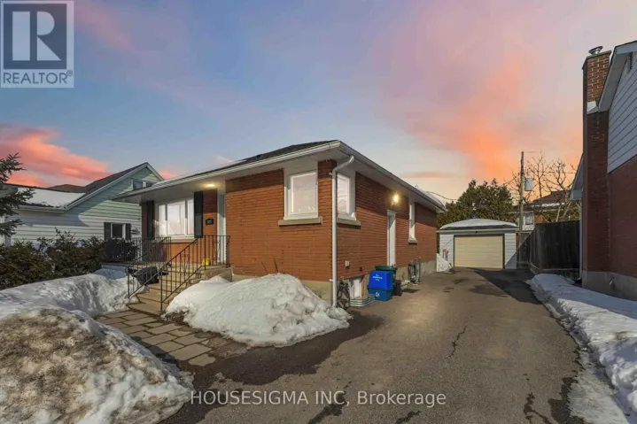 1047 RICHARD AVENUE, Ottawa, Ontario K1H8C3