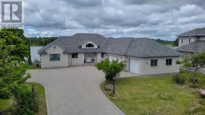 92 Edgewater DR, Dryden, Ontario P8N3K2