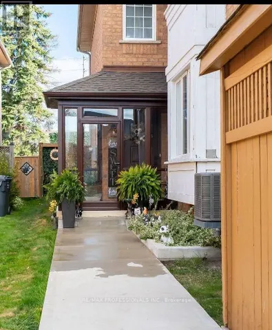 99 DESERT SAND DRIVE, Brampton (Sandringham-Wellington), Ontario L6R1V7