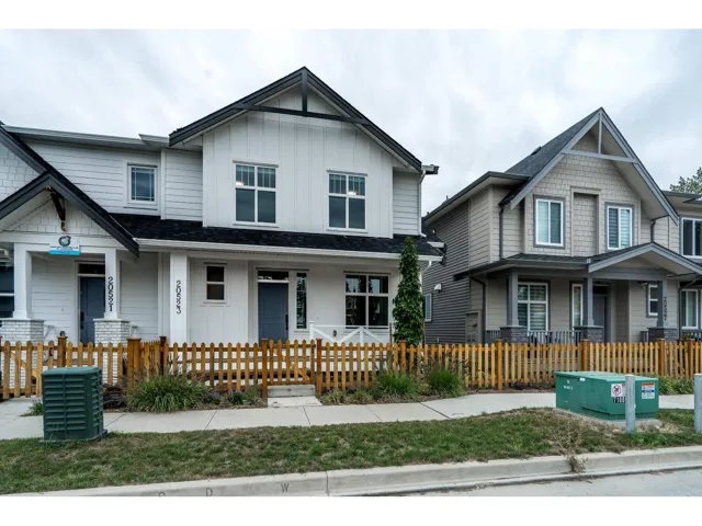 20523 76 AVENUE, Langley, British Columbia V2Y3T1