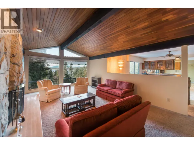 8846 REDROOFFS ROAD, Halfmoon Bay, British Columbia V7Z1B2