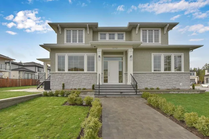 19716 32A AVENUE, Langley, British Columbia V3A0N9