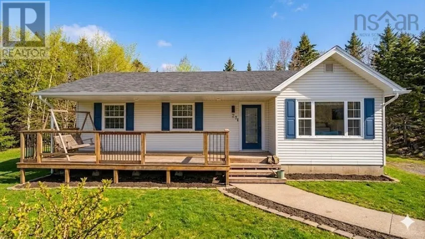 27 Earl Court, Porters Lake, Nova Scotia B3E1H8