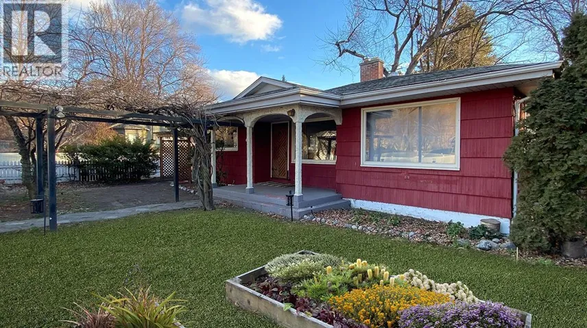 284 Robinson Avenue, Naramata, British Columbia V0H1N0