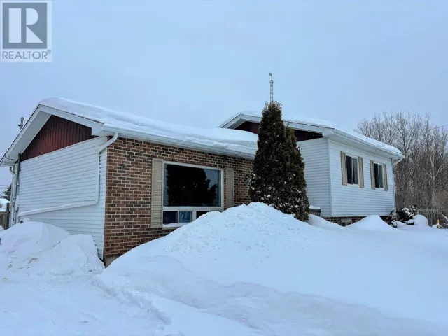 31 Brooks ST, Manitouwadge, Ontario P0T2C0