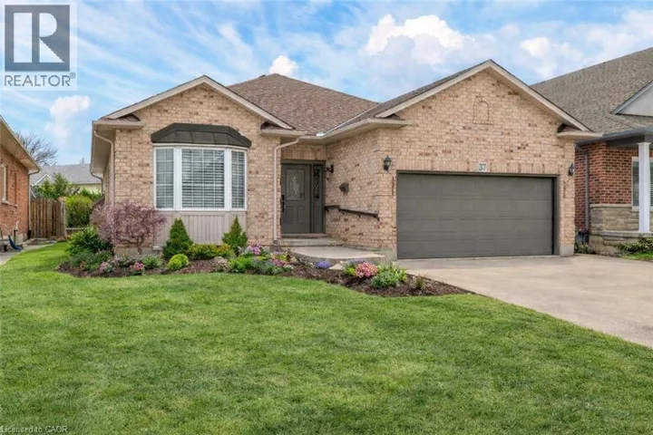 37 GARTH TRAILS Crescent, Hamilton, Ontario L9B2X1