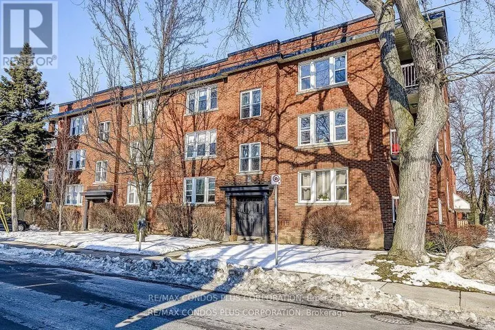 5 - 4 NORTH OVAL STREET, Hamilton (Westdale), Ontario L8S3Y6