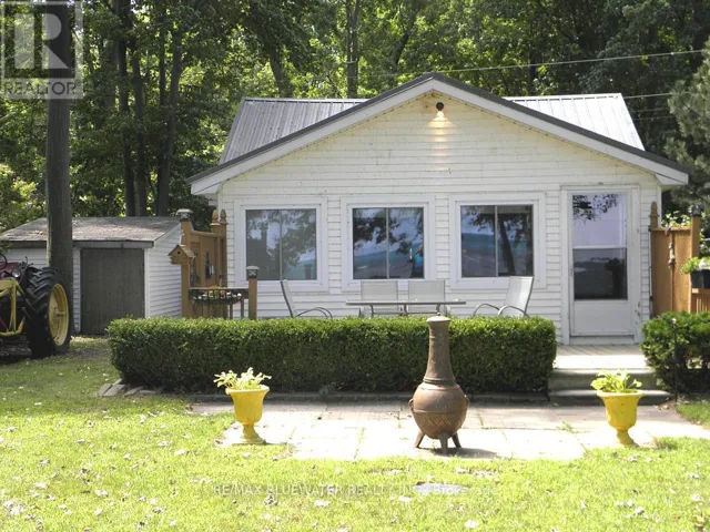 9889 LAKE ROAD, Lambton Shores (Kettle Point), Ontario N0N1J1