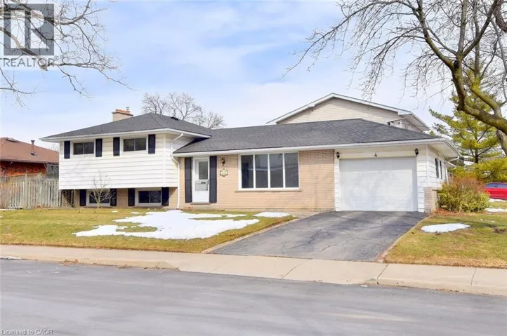 4 BERMUDA Court, Hamilton, Ontario L9C2J8