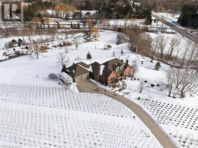 383 PARKSIDE Drive, Hamilton, Ontario L8B0Y6