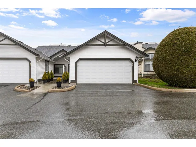 49 19649 53RD AVENUE, Langley, British Columbia V3A8C5
