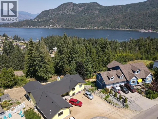 2526 Waverly Drive, Blind Bay, British Columbia V0E1H2