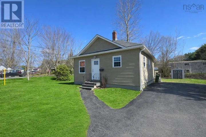 112 North Street, Bridgewater, Nova Scotia B4V2V6