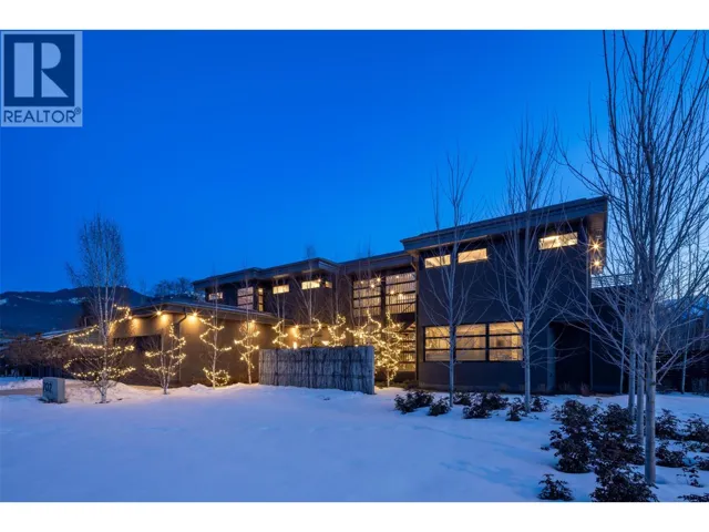 702 7th Street, Golden, British Columbia V0A1H0