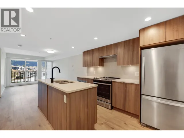 414 1365 PEMBERTON AVENUE, Squamish, British Columbia V8B1B7