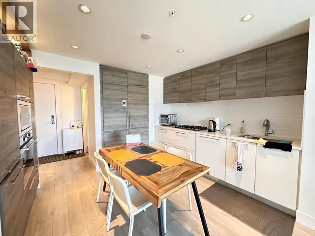 703 7303 NOBLE LANE, Burnaby, British Columbia V3N0H2