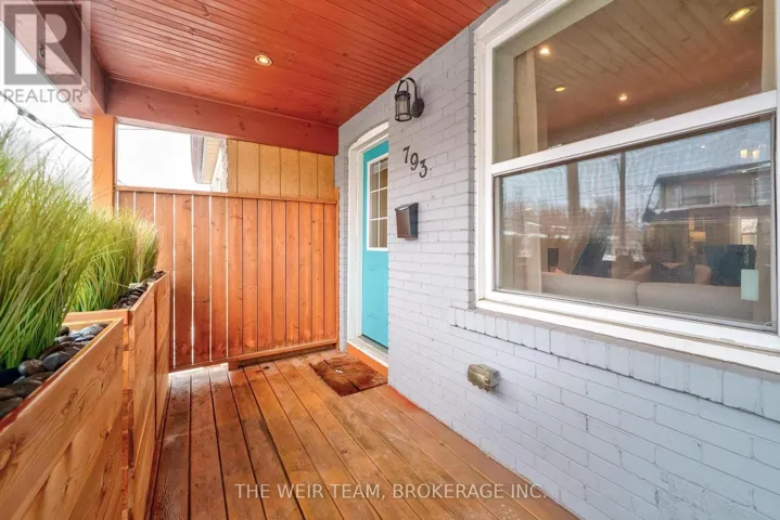 793 WOODBINE AVENUE, Toronto (East End-Danforth), Ontario M4E2J5