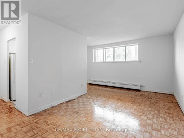 303 - 165 COLBORNE AVENUE, Richmond Hill (Harding), Ontario L4C2K2