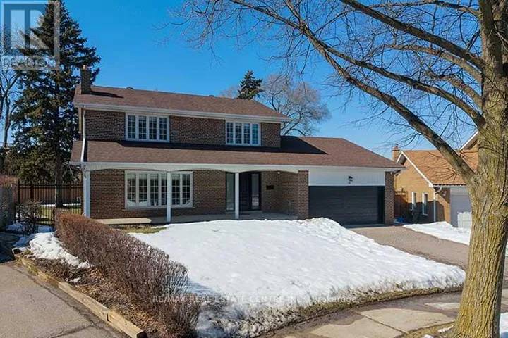 18 SHADETREE CRESCENT, Toronto (Markland Wood), Ontario M9C1X1