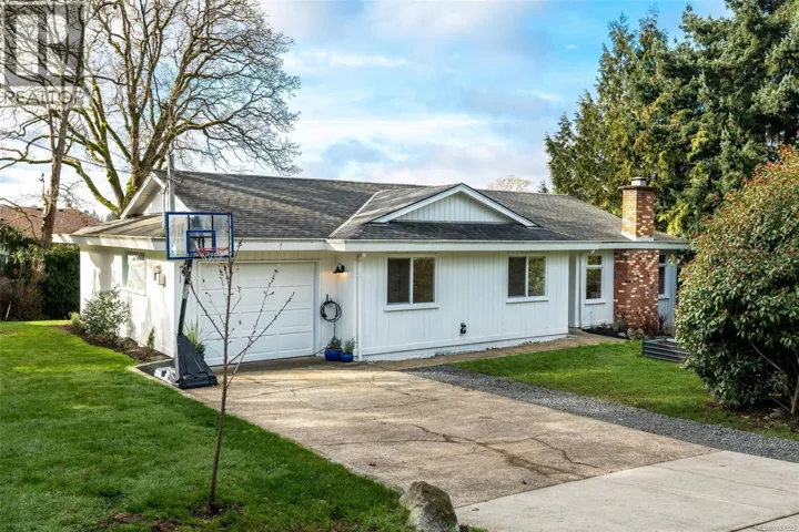 4285 Caen Rd, Saanich, British Columbia V8X3S5
