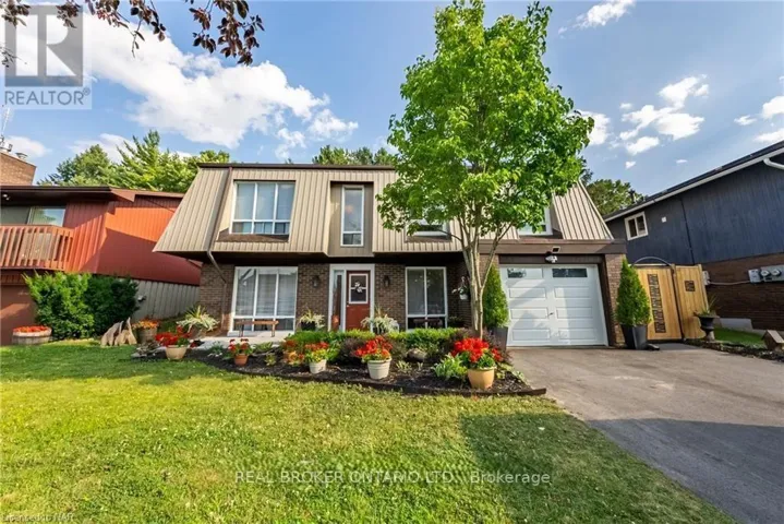 LOWER - 9 THE PINERY, St. Catharines (Vine/Linwell), Ontario L2M6M5