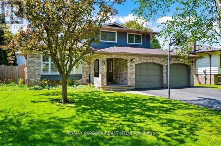49 ROYAL OAK DRIVE, St. Catharines (Martindale Pond), Ontario L2N6K4