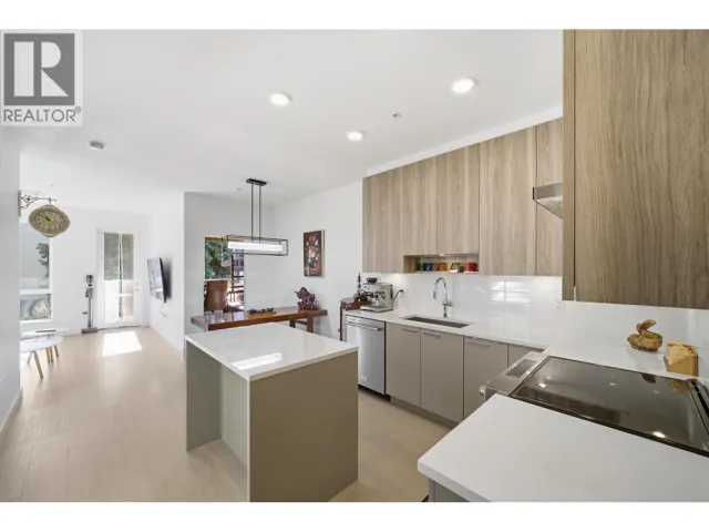 309 7588 16TH STREET, Burnaby, British Columbia V3N0H8
