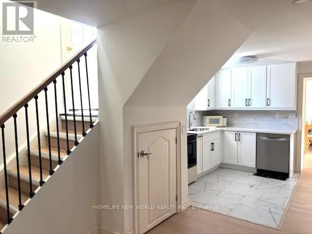 1 OTTAWA COURT, Aurora (Aurora Heights), Ontario L4G2Y6