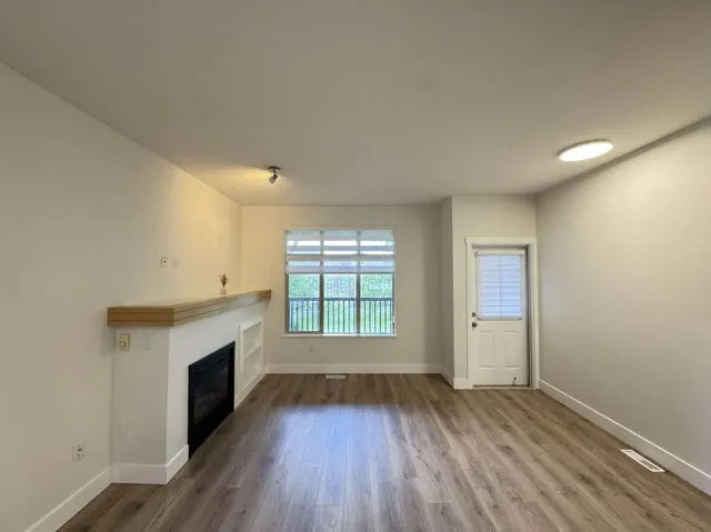 19478 65 AVE, Surrey, British Columbia V4N5X5