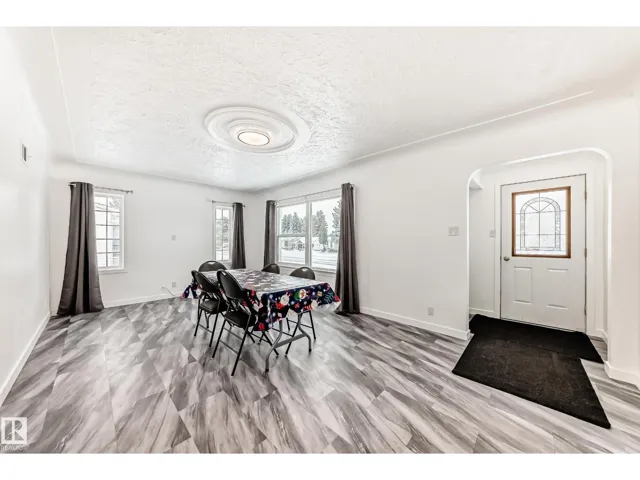 5645 50 ST NW, Vegreville, Alberta T9C1H7