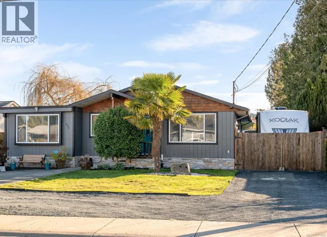 532 Banks Ave W, Parksville, British Columbia V9P1H5