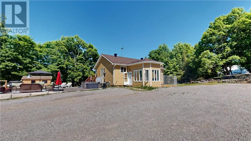 129 Maple, Kagawong, Ontario P0P1J0