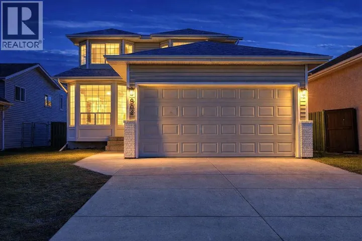 902 Applewood Drive SE, Calgary, Alberta T2A7P2