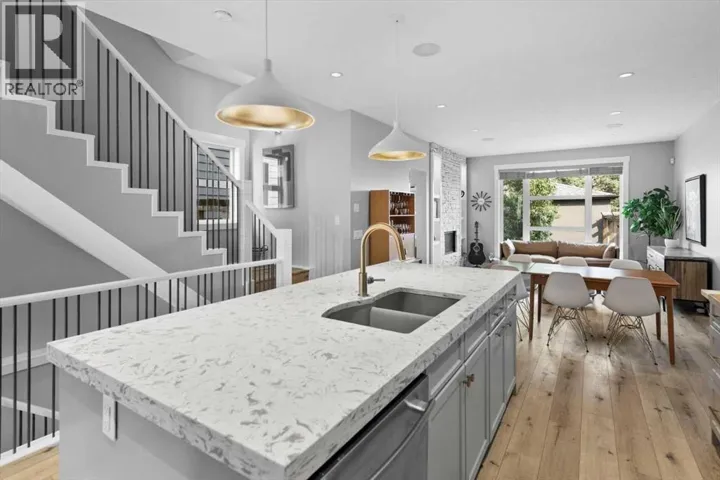 2316 22 Street NW, Calgary, Alberta T2M3W4