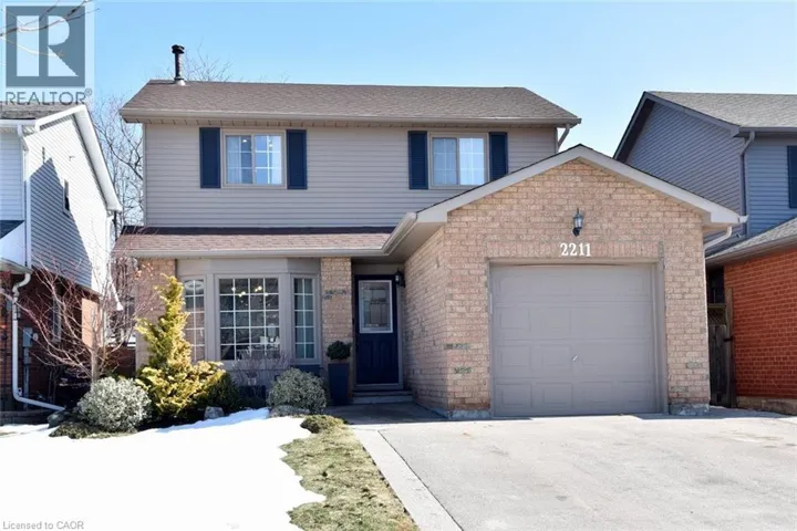 2211 HUNT Crescent, Burlington, Ontario L7M3E3