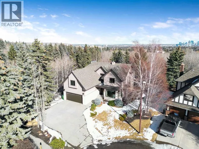 16 Stratton Place SW, Calgary, Alberta T3H1T6