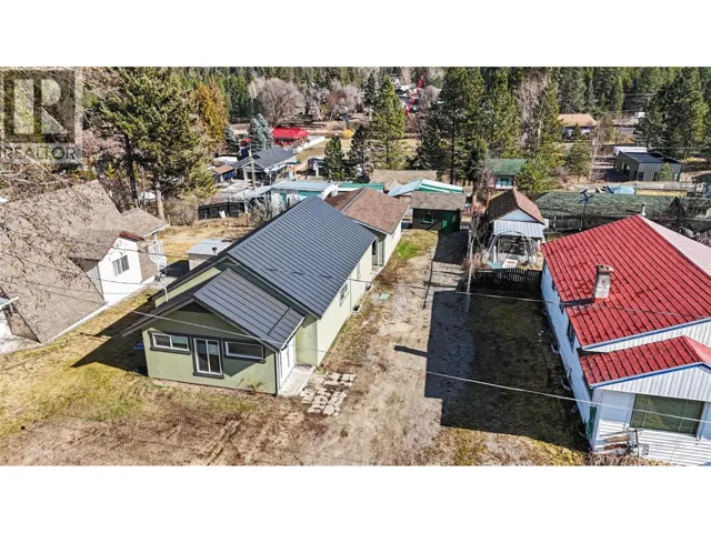 1640 Ode Road, Christina Lake, British Columbia V0H1E0