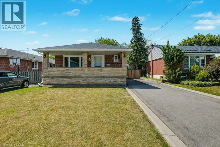 111 CASTLEFIELD Drive, Hamilton, Ontario L8T3R1