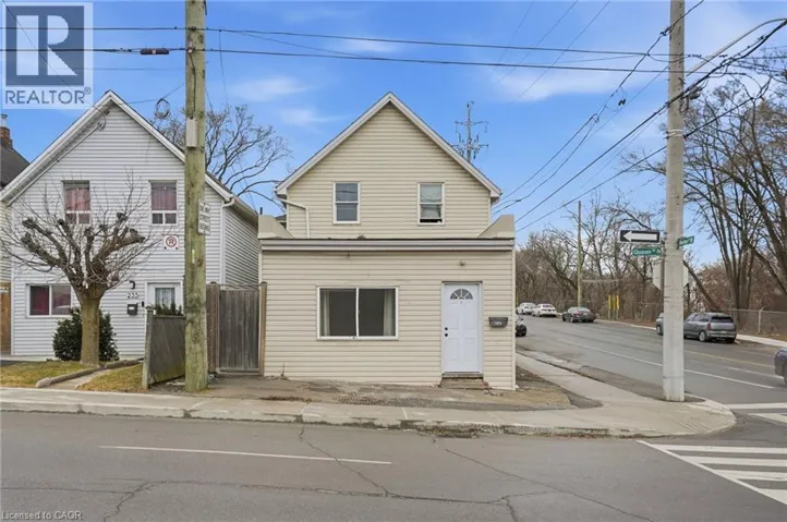 237 QUEEN Street N Unit# BACHELOR, Hamilton, Ontario L8R2W2