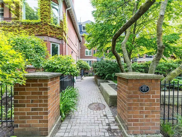 8 - 217 ST GEORGE STREET, Toronto (Annex), Ontario M5R3S7