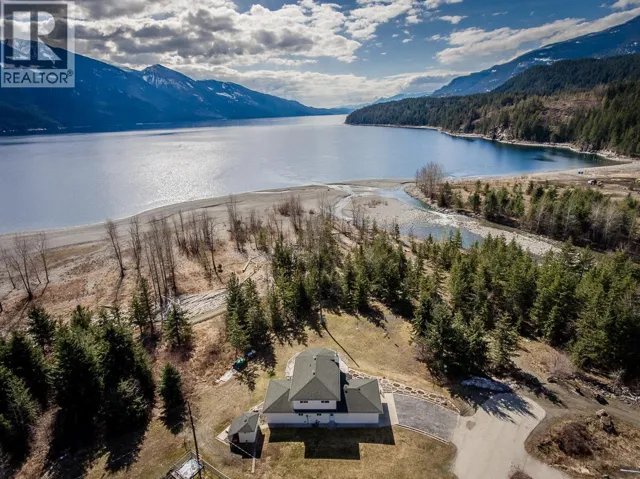720 2ND Street, Kaslo, British Columbia V0G1M0