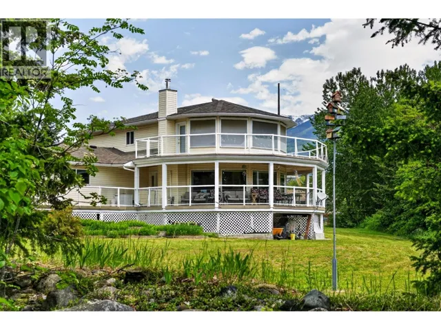 720 2ND Street, Kaslo, British Columbia V0G1M0